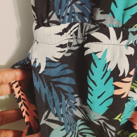 Mododoc | Women's Floral Print Short Sleeve Shorts Romper (Size Medium) - Picture 9 of 12